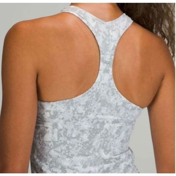 Lululemon women’s tank top size 6 - Picture 7 of 7